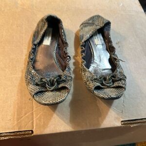 Simply, Vera Wang ballet flats